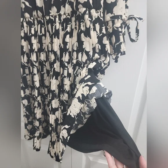 NWT Smak Parlour Lead Like A Girl Fit & Flare V-Neck Pleated Dress - Picture 14 of 15